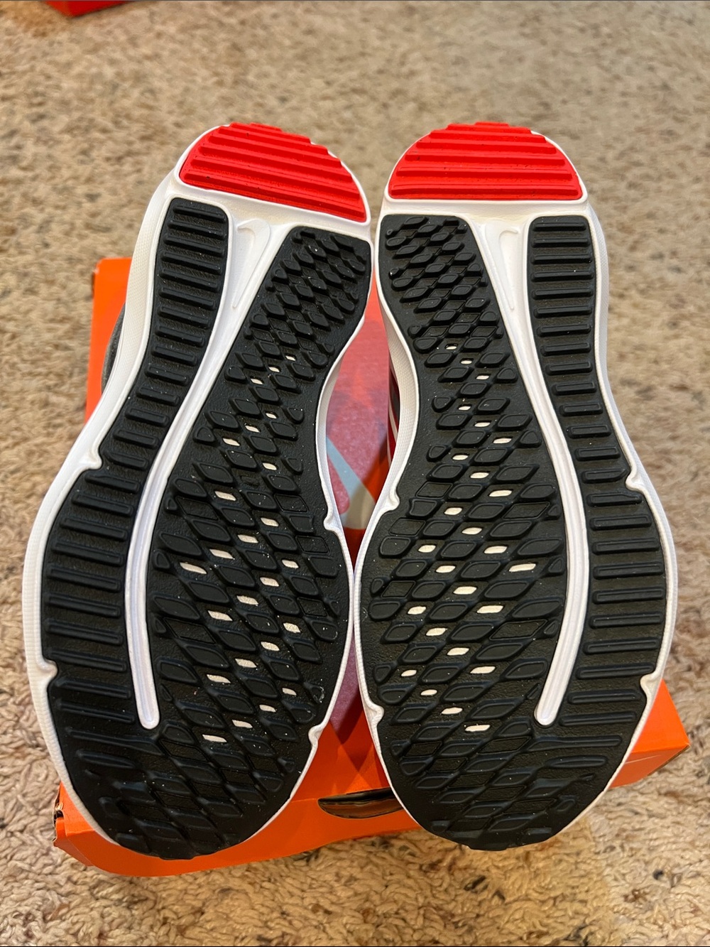 Boys Nike Cosmic Runner Sneakers - Picture 7 of 10
